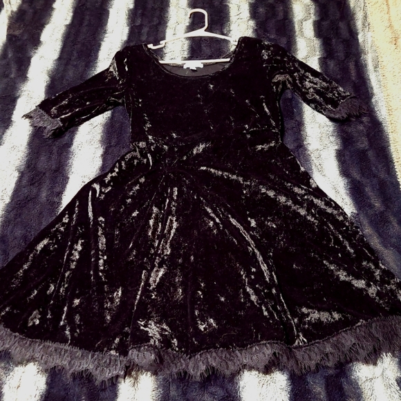 ⚡️EVERYTHING MUST GO⚡️Black Velvet Dress⚡️WHOLE PAGE $25 &UNDER⚡️ - Picture 1 of 8